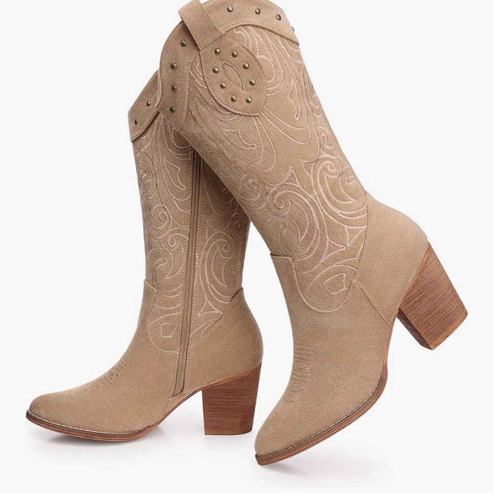 Chic Tan Heeled Boots